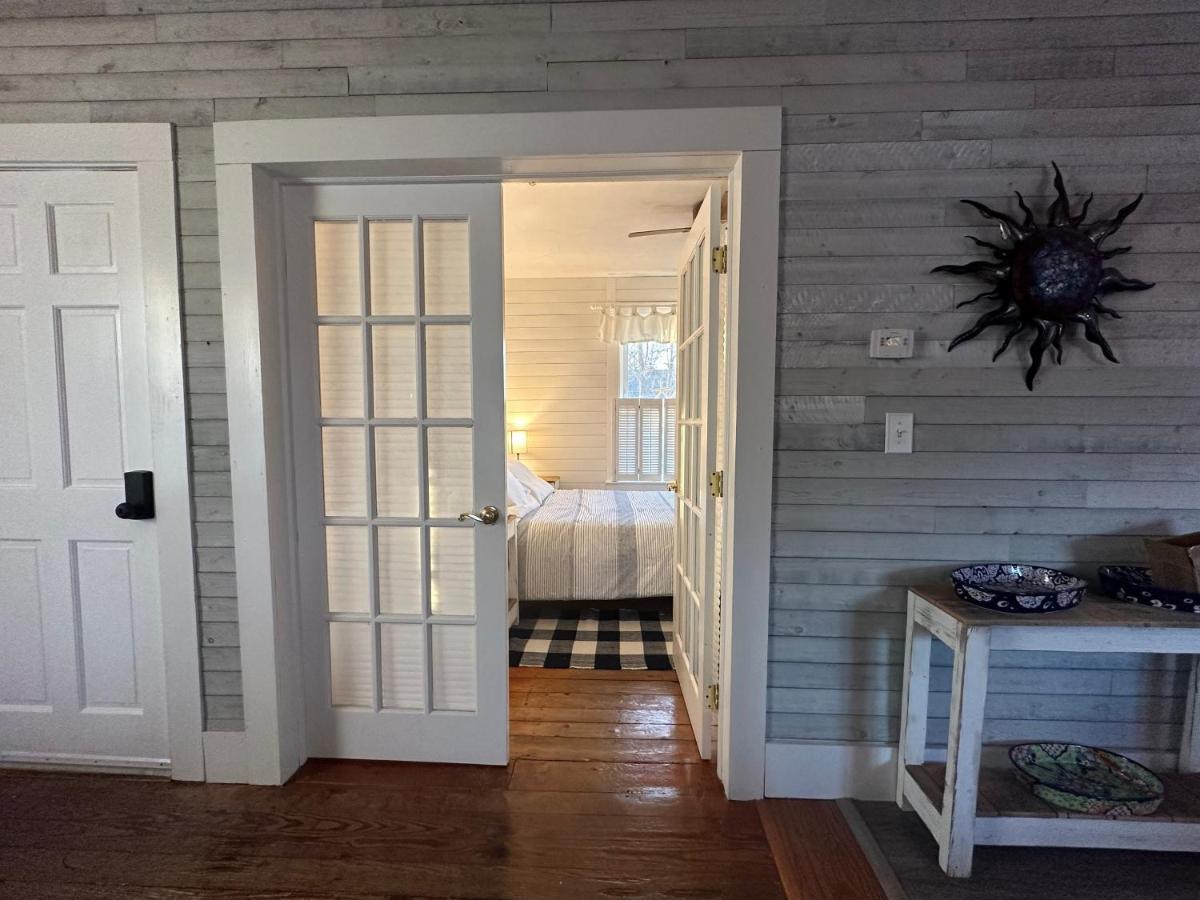 Retreat Near Beaches Gloucester