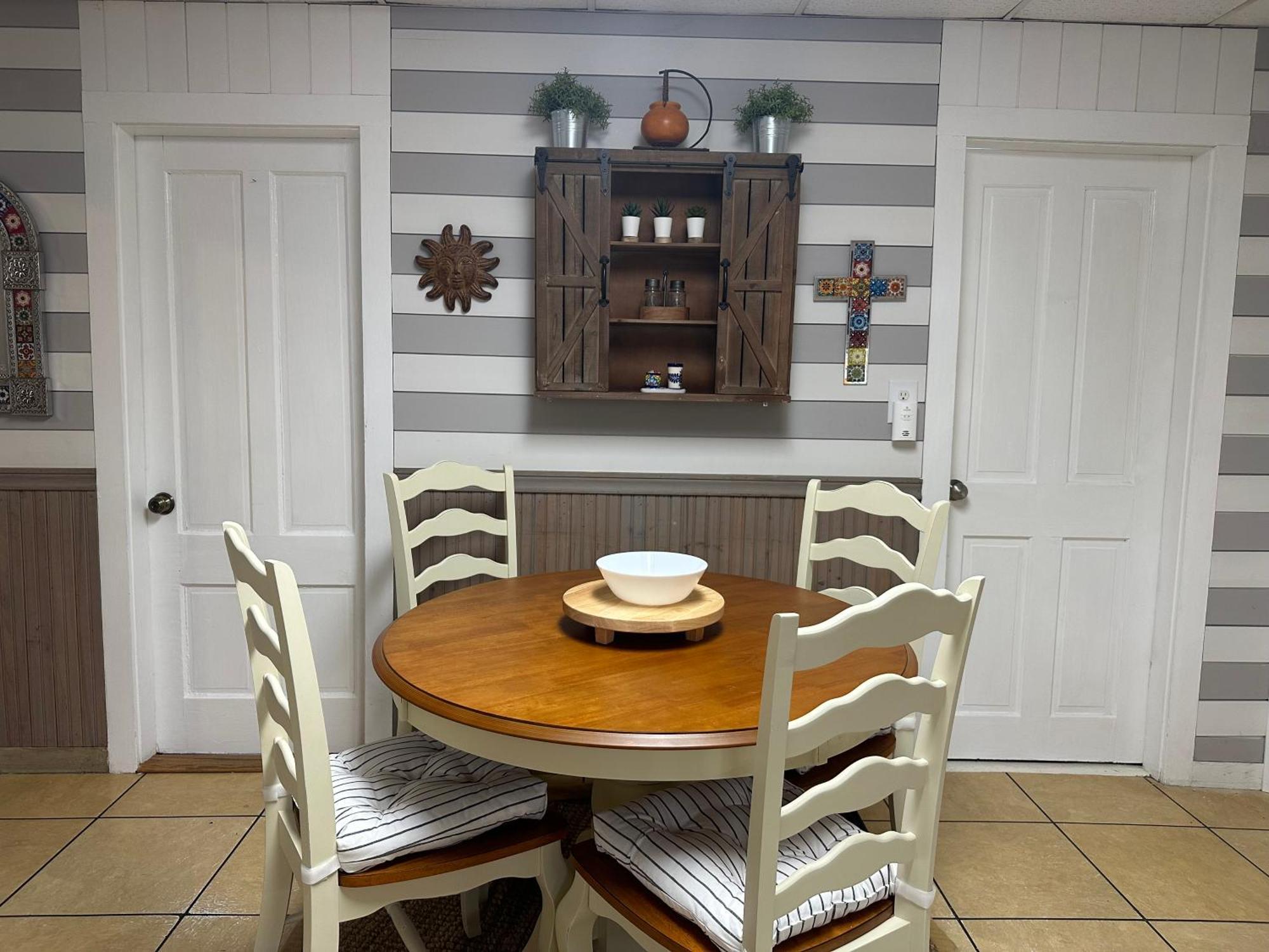 Retreat Near Beaches Gloucester