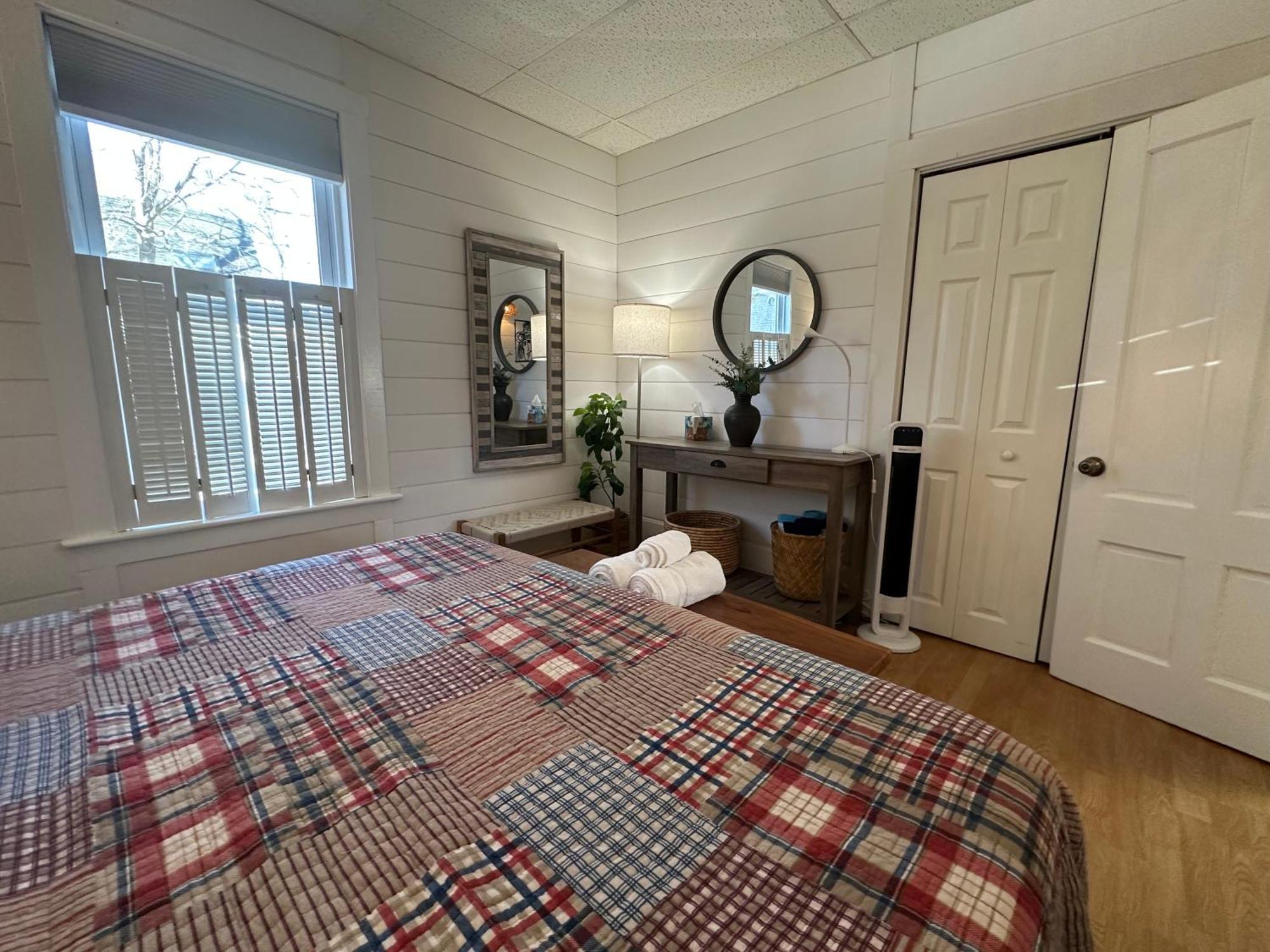 Apartment Retreat Near Beaches